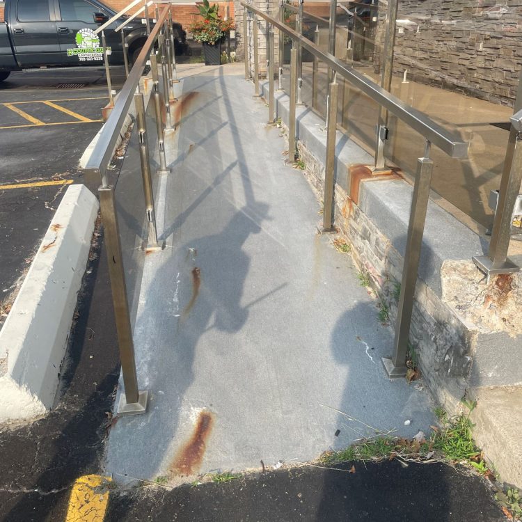 Concrete - ramp & railing