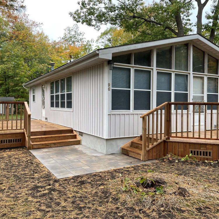 Hardscaping & Construction - patio & deck