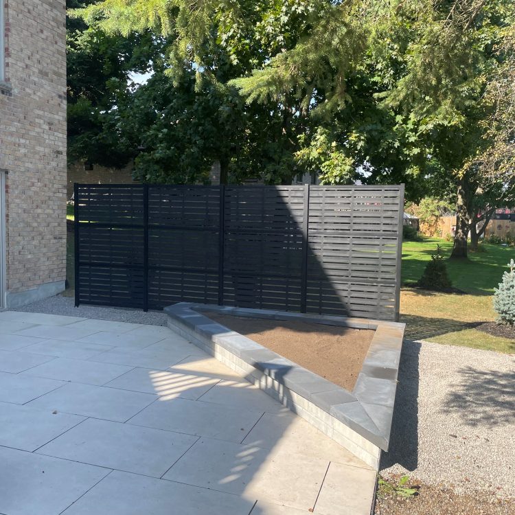 Hardscaping - patio, planter privacyscreen